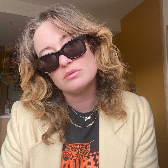 Meet your Posher, Alice - Picture 2 of 4